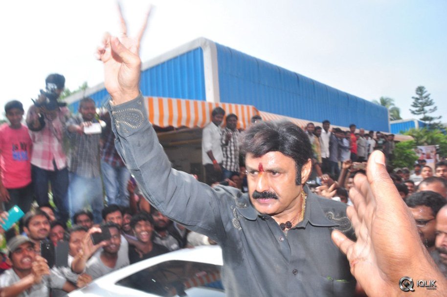 Balakrishna-at-Bramaramba-Theatre-To-Watch-Lion